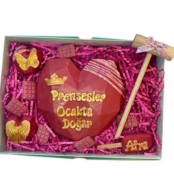 Lilyana Flowers - Prenseslere Özel Büyük Kırmalı Çikolata Şöleni