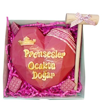 Lilyana Flowers - Prenseslere Özel Kırmalı Pinyata Çikolata (Pembe)