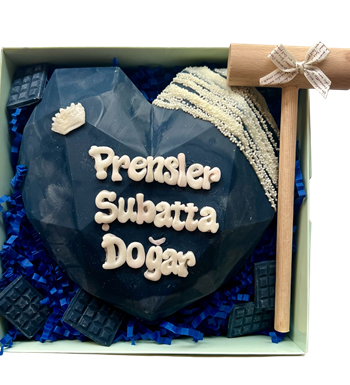 Lilyana Flowers - Prenslere Özel Kırmalı Pinyata Çikolata (Lacivert)