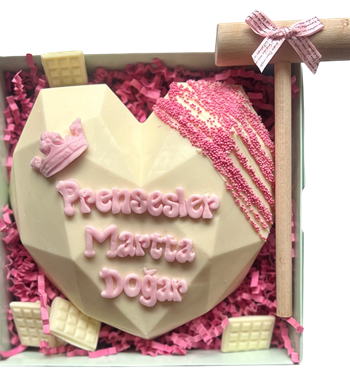 Lilyana Flowers - Prenseslere Özel Kırmalı Pinyata Çikolata (Beyaz)