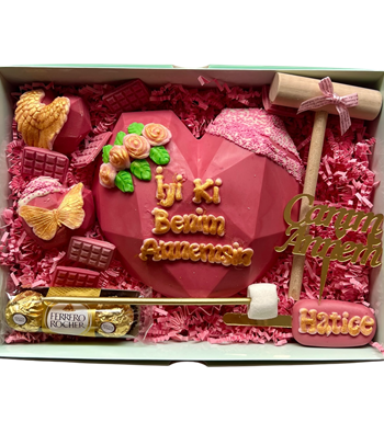 Lilyana Flowers - Pink Pinyata Box Canım Annem 