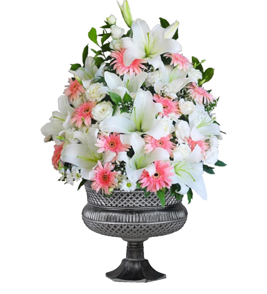 Piramit Vazoda Lilyum Ve Gerbera
