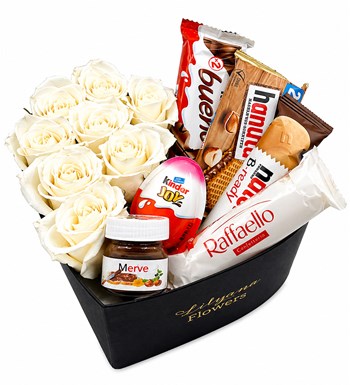 Lilyana Flowers - Büyük Kalpli Siyah Kutuda Çikolatalı Beyaz Gül