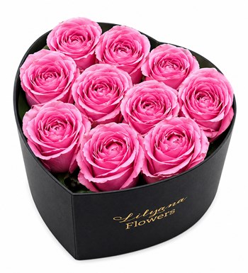 Lilyana Flowers - Küçük Kalpli Siyah Kutuda Pembe Gül