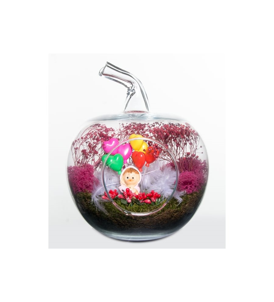 Teraryumda Kız Bebek