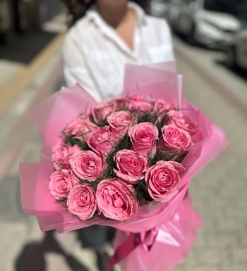 Aşkın Büyüsü 21 Pembe Gül Buketi Vip Gül