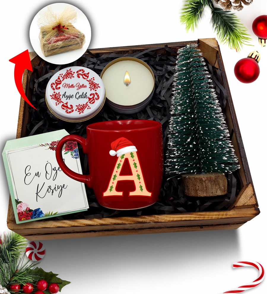 Kasa İçerisinde Çam Ağacı & Kişiye Özel Kırmızı Kupa & Metal Kutulu Mum Hediye Seti