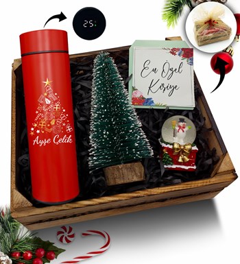 Lilyana Flowers - Kasa İçerisinde Kişiye Özel Kırmızı Termos & Çam Ağacı & Kar Küresi Hediye Seti