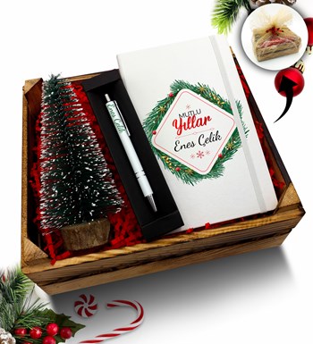 Lilyana Flowers - Kasa İçerisinde Çam Ağacı & Kişiye Özel Beyaz Defter & Kalem Hediye Seti