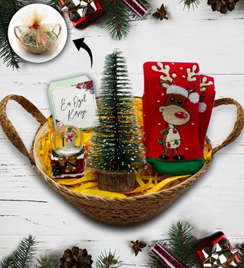 Hasır Sepetli Çam Ağacı & Kar Küresi & Yılbaşı Çorabı Hediye Seti