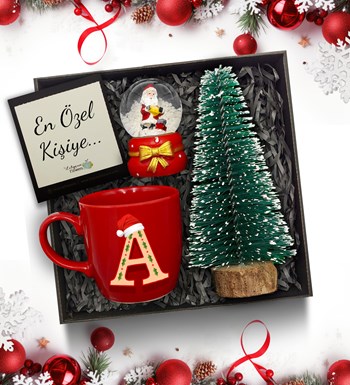 Lilyana Flowers - Yılbaşı Temalı Kişiye Özel Kırmızı Kupa & Mini Çam Ağacı & Kar Küresi Hediye Seti