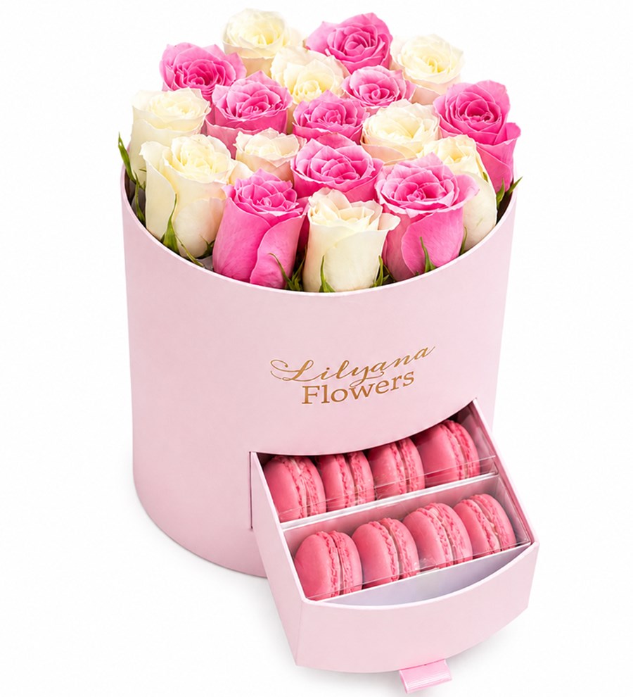 Yuvarlak Büyük Pembe Kutuda Macaronlu Pembe Beyaz Gül