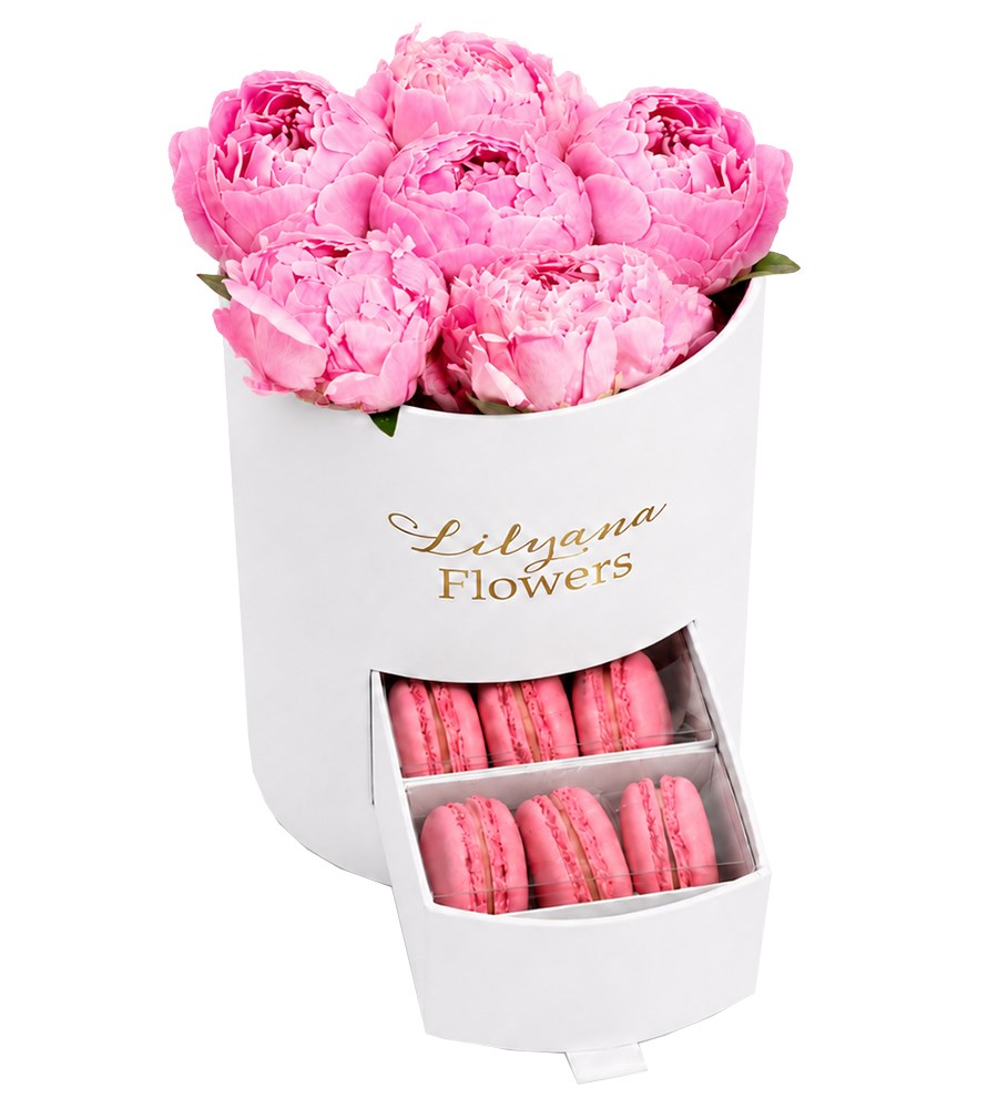 Yuvarlak Küçük Beyaz Kutuda Macaronlu Pembe Şakayık