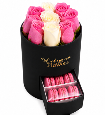 Lilyana Flowers - Yuvarlak Küçük Siyah Kutuda Macaronlu Pembe Beyaz Gül
